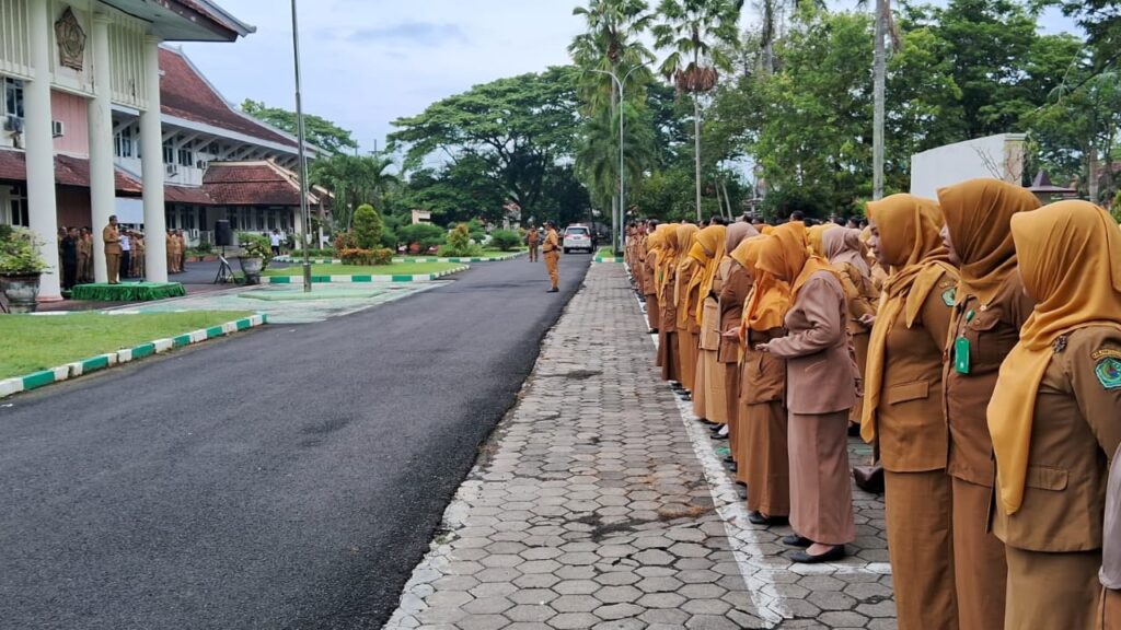 Apel Perdana Pemkab Pamekasan Tahun 2026, Pj Sekda Harap ASN Lebih Inovatif