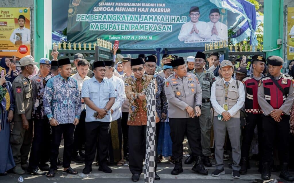 Empat Kloter Jemaah Calon Haji Pamekasan Resmi Berangkat, Bupati Minta Jaga Akhlak